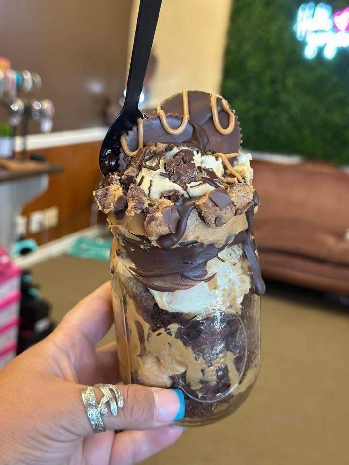 Reese’s cake jar